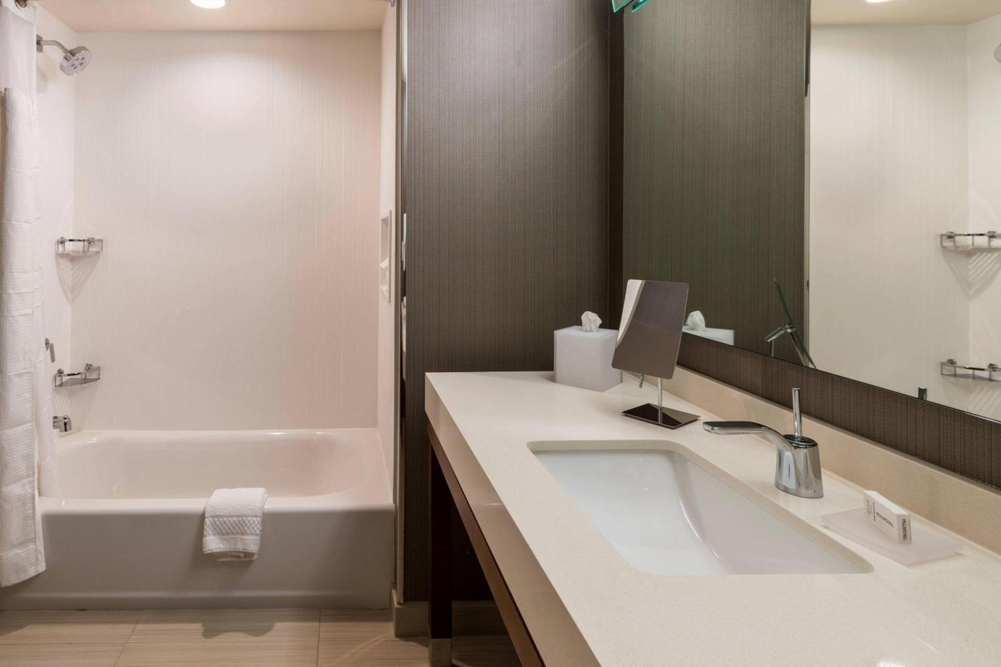 Courtyard By Marriott Tampa Northwest/Veterans Expressway Hotel West Chase Kültér fotó