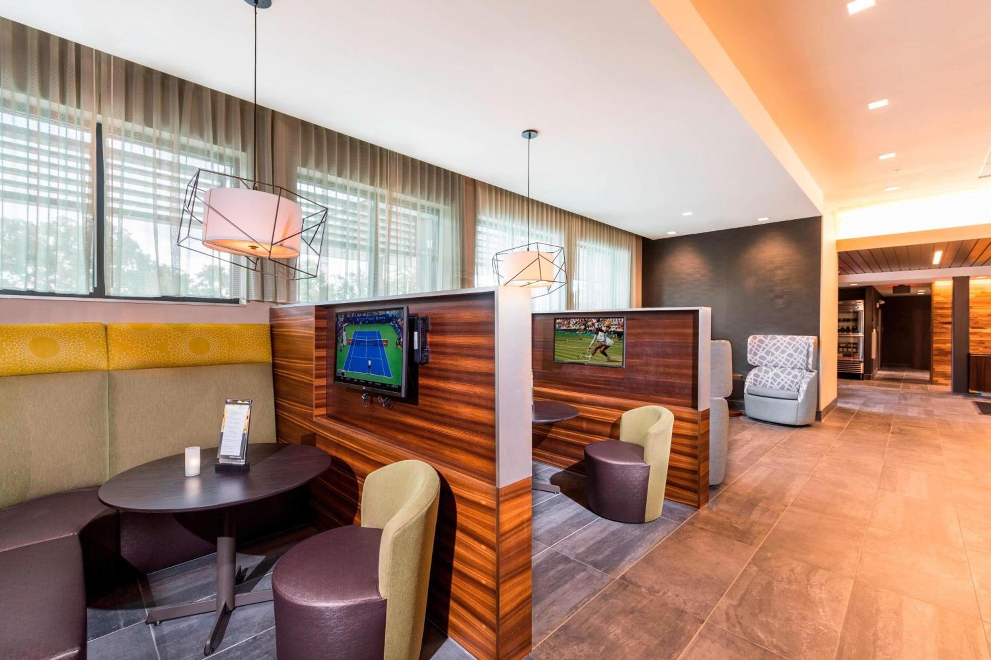 Courtyard By Marriott Tampa Northwest/Veterans Expressway Hotel West Chase Kültér fotó